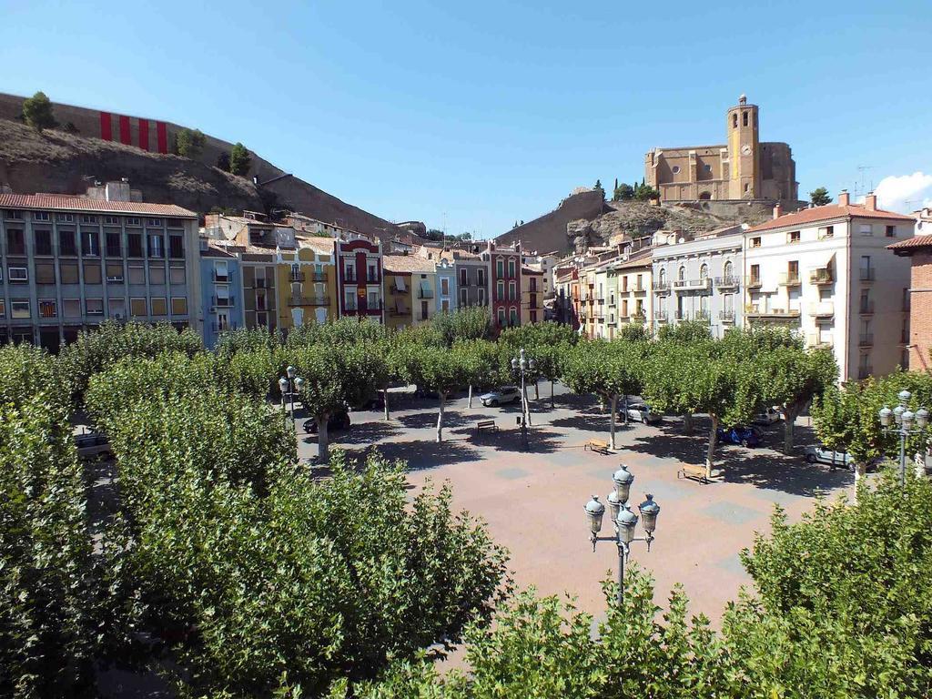 Atico Del Holandes Apartment Balaguer Phòng bức ảnh